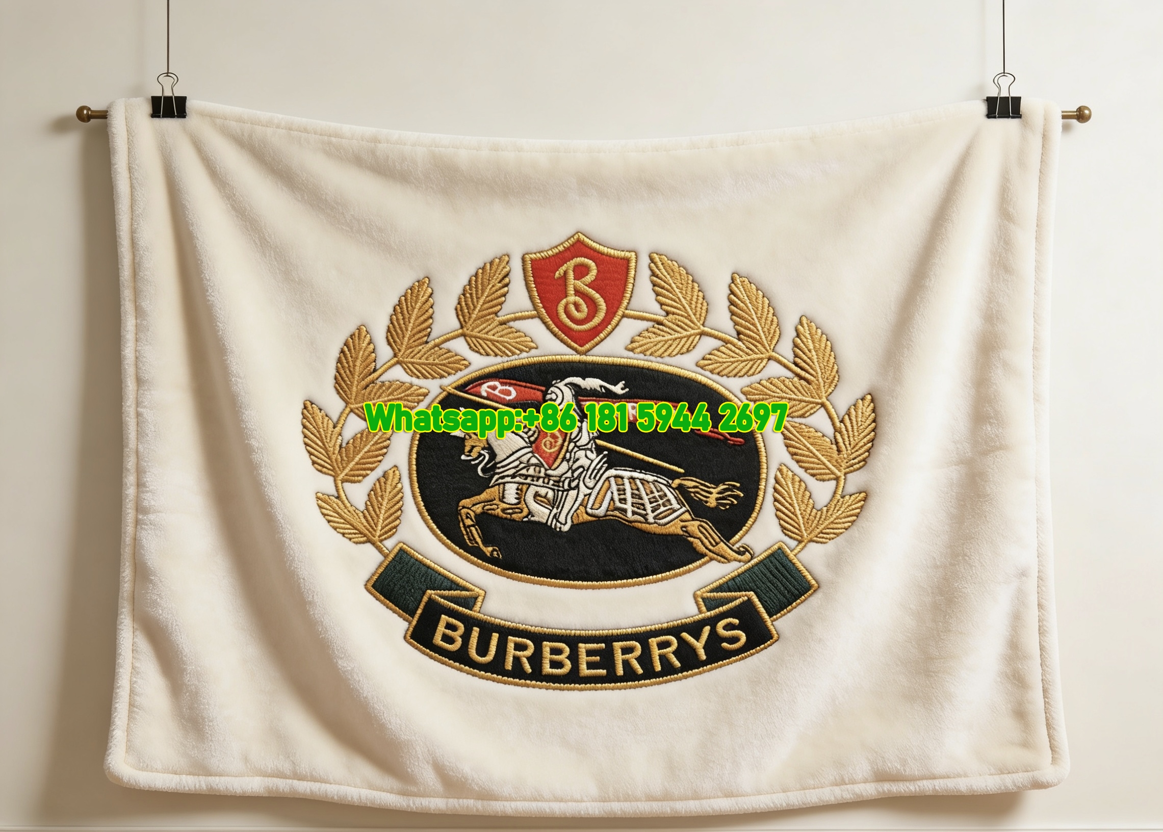 Burberrys Vintage Equestrian Knight Emblem Flannel Sofa Throw Blanket B022